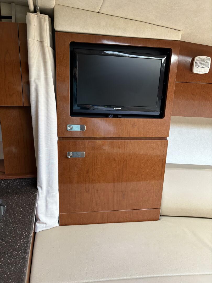 2012 Sea Ray 310 Sundancer - Image 27