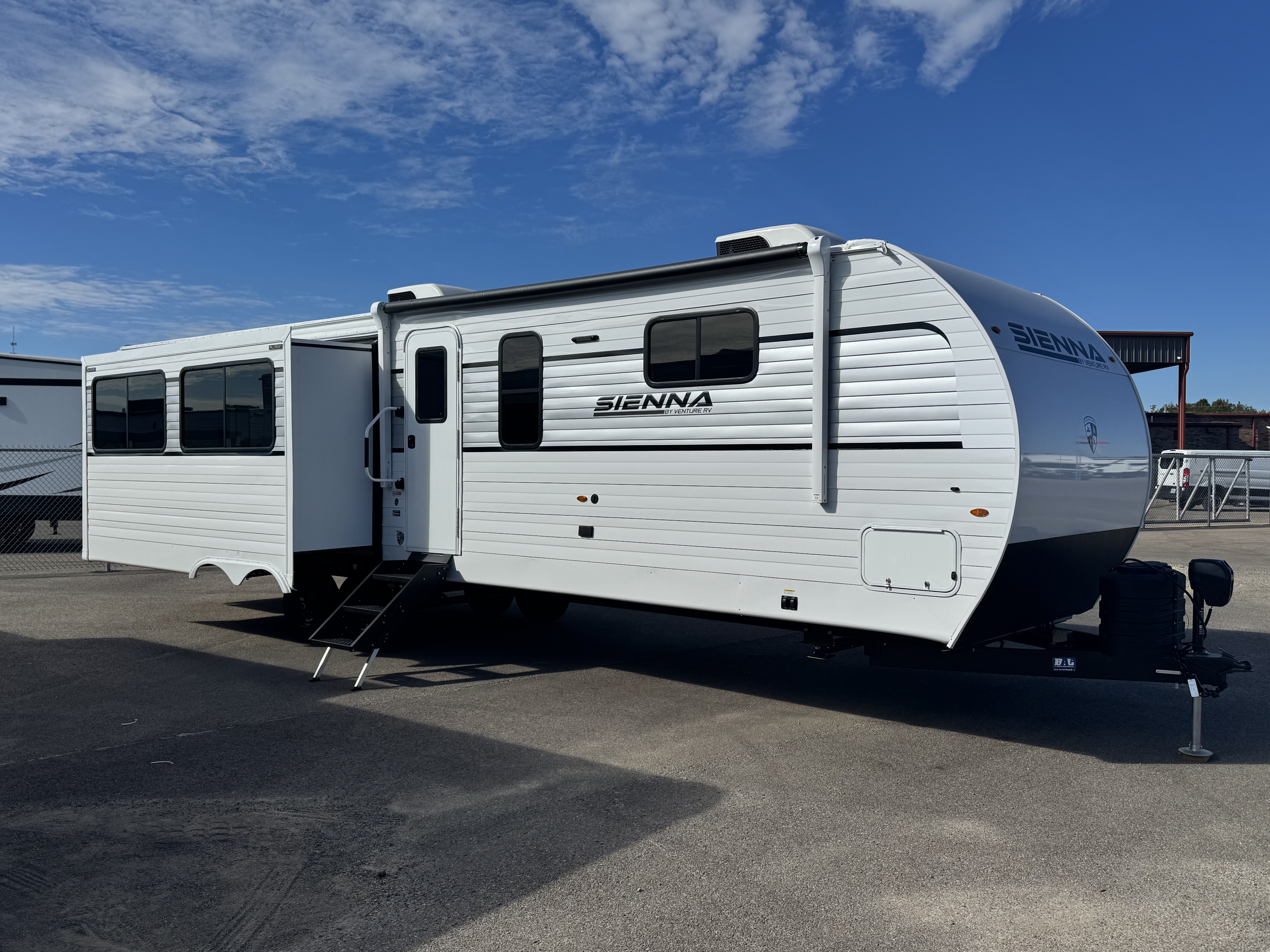 2027 VENTURE RV SIENNA 293VIK - Image 1