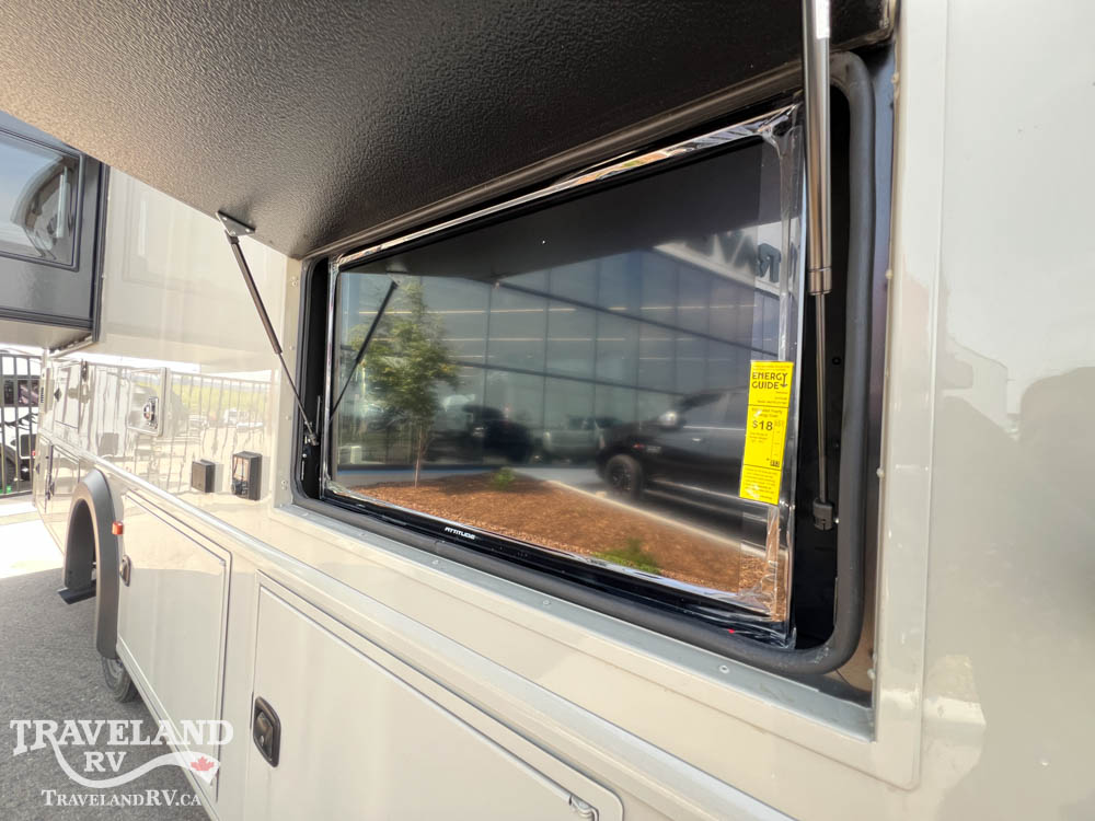 2027 Grand Design Lineage Series F 31ZW - Image 13
