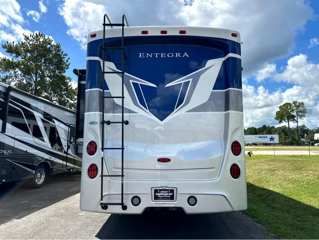 2027 ENTEGRA COACH VISION XL 36C - Image 5