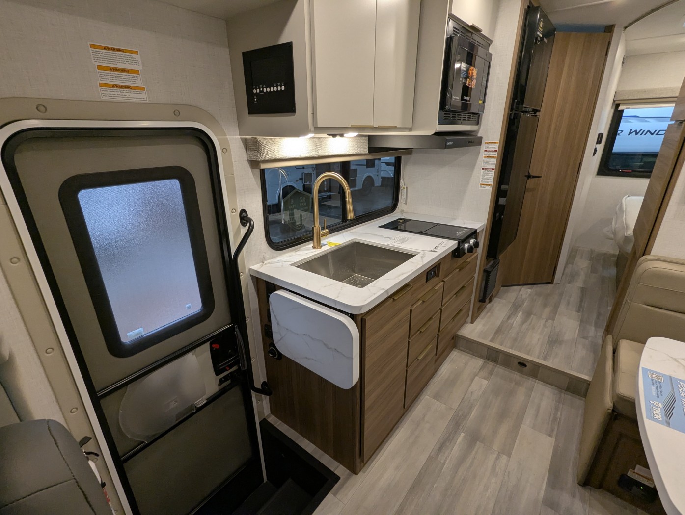 2027 Thor Motor Coach Four Winds 22Z - Image 13