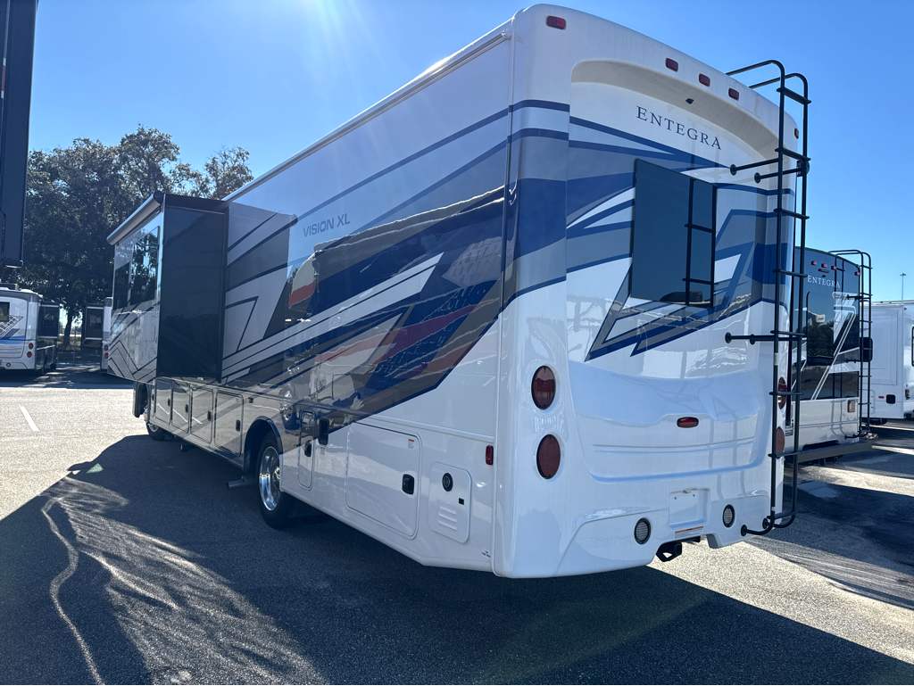 2026 ENTEGRA COACH VISION XL 34G - Image 4