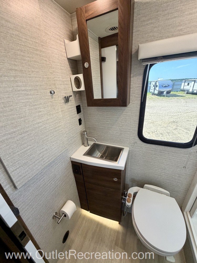 2020 Winnebago View 24D - Image 24