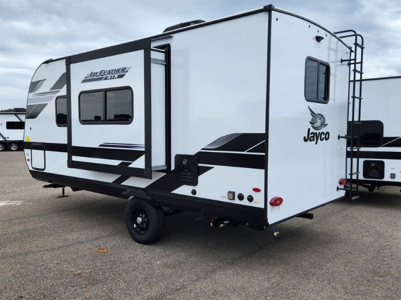 2026 JAYCO JAY FEATHER AIR 18FBS - Image 3