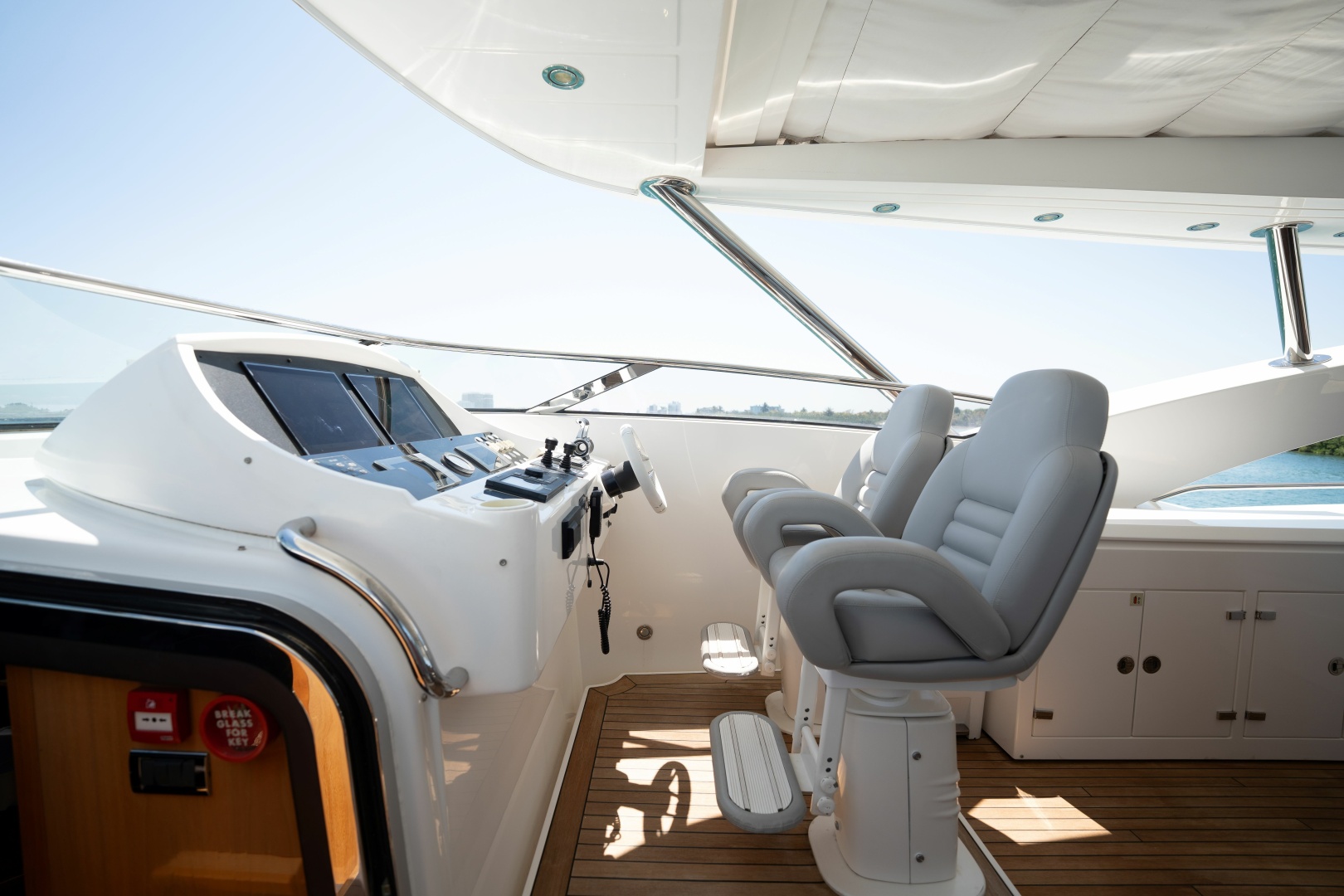 2010 Sunseeker 34 Metre Yacht - Image 26