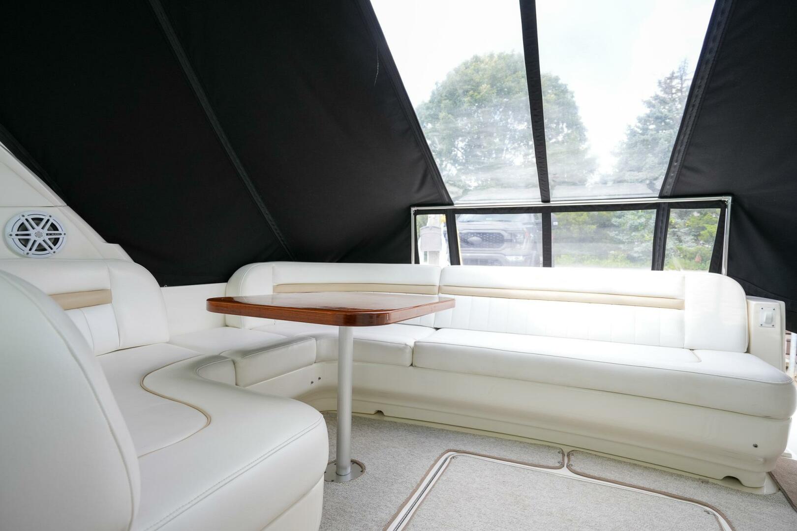 2010 Sea Ray 500 Sundancer - Image 8