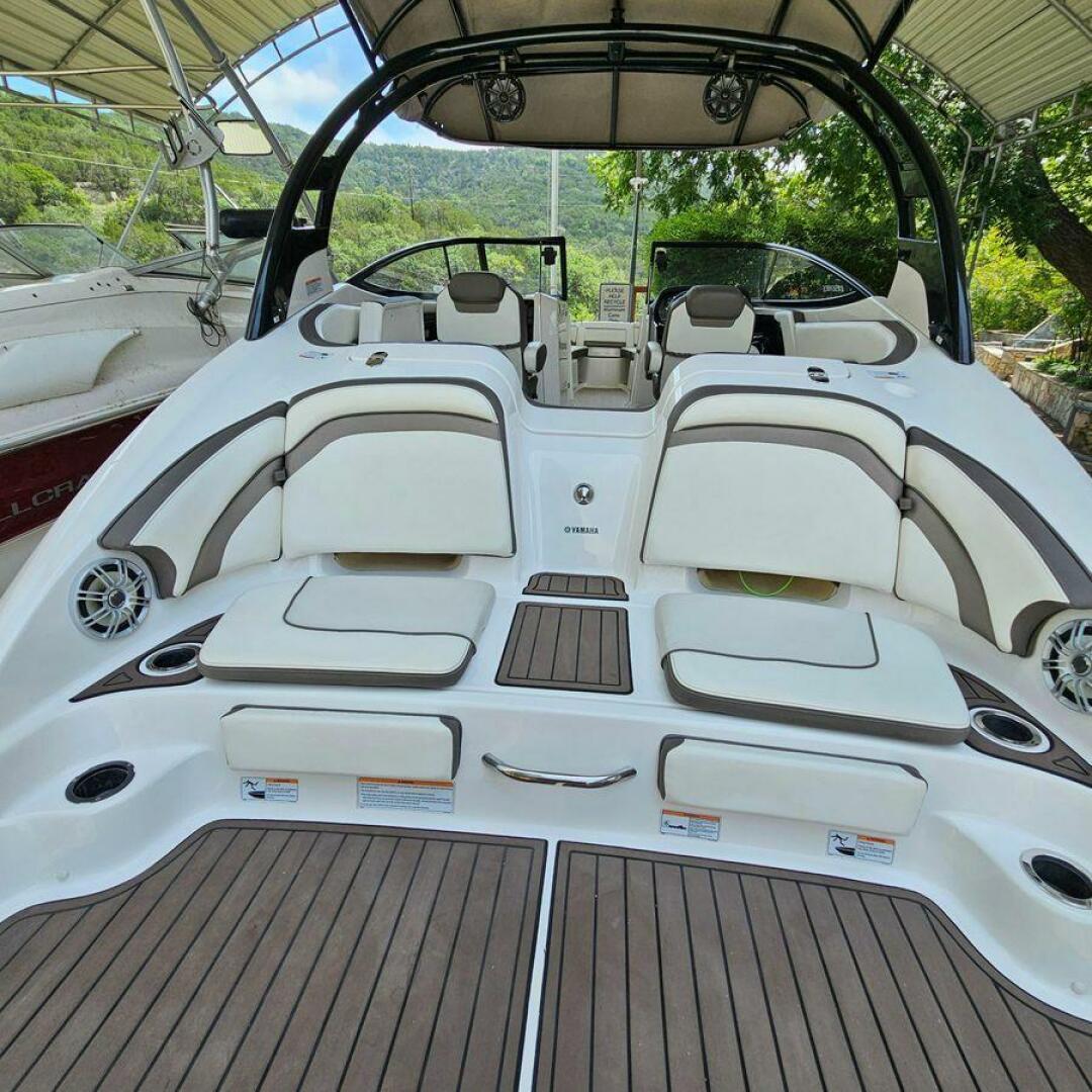 2016 Yamaha Boats 242 Limited S E-Series - Image 7