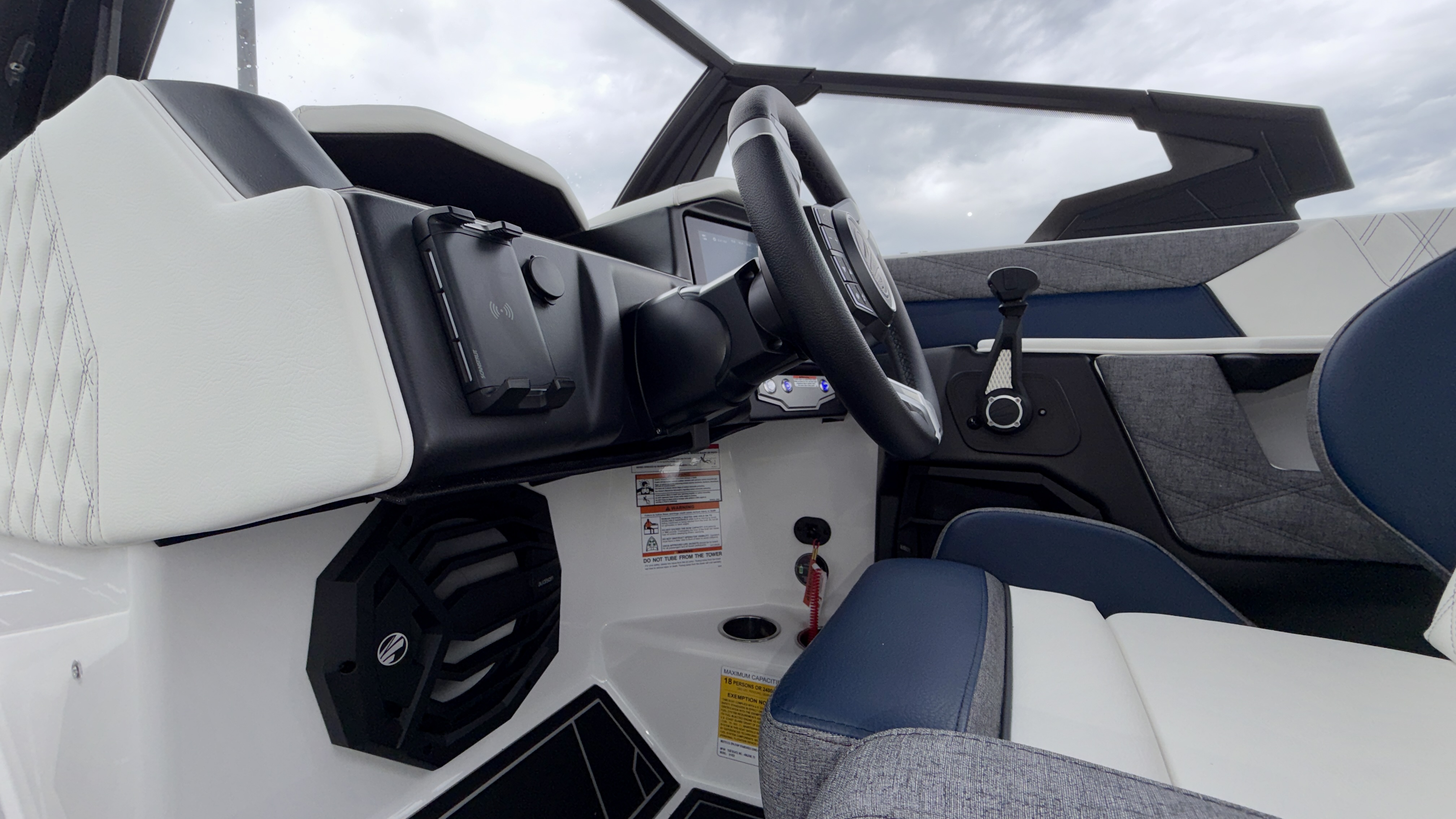 2027 Tigé  24RZX - Image 40