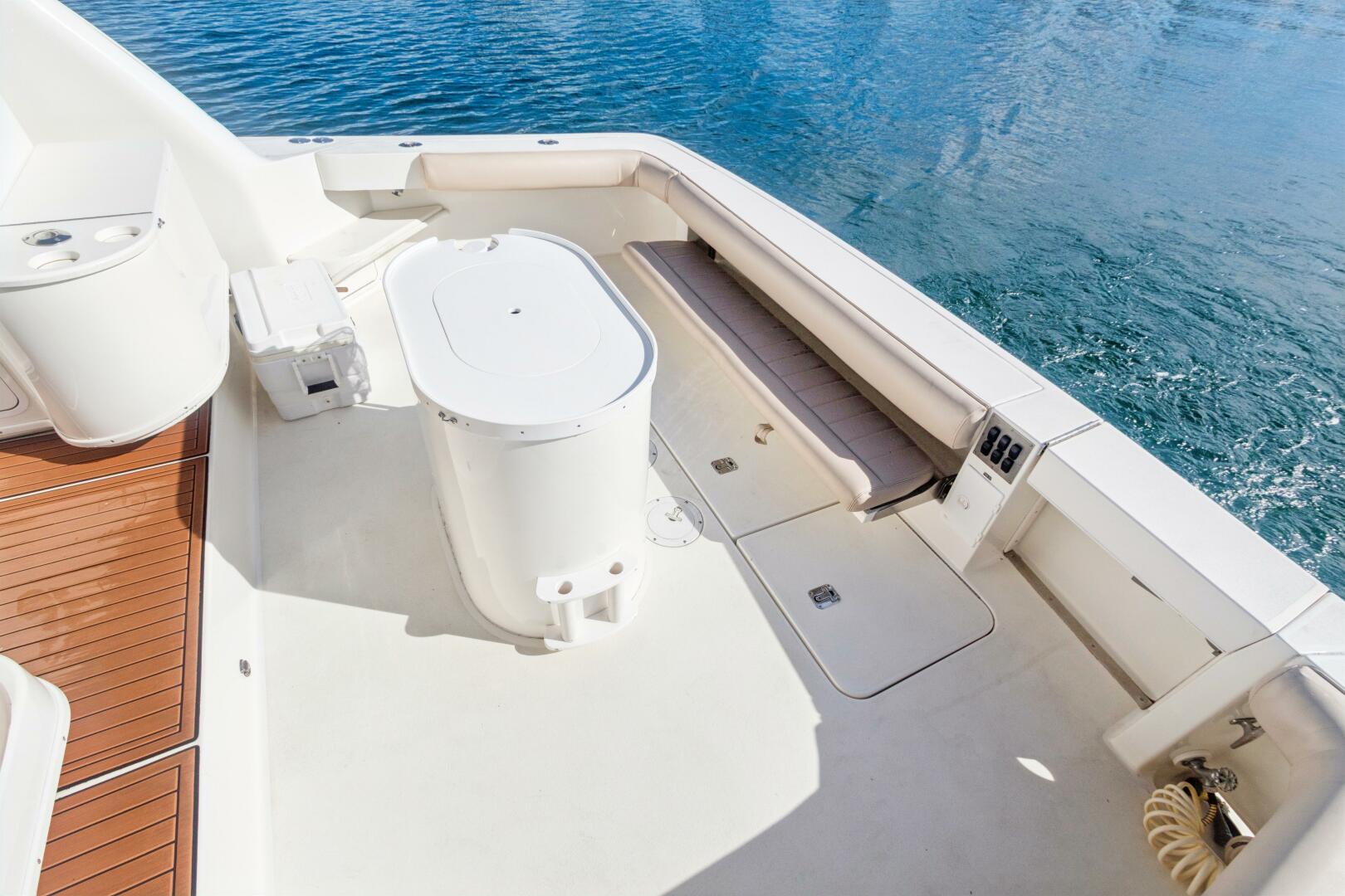 2000 Sea Ray 370 Express Cruiser - Image 45