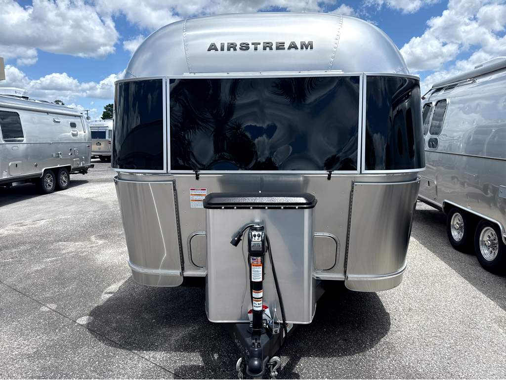 2027 AIRSTREAM FLYING CLOUD 25FBT - Image 9