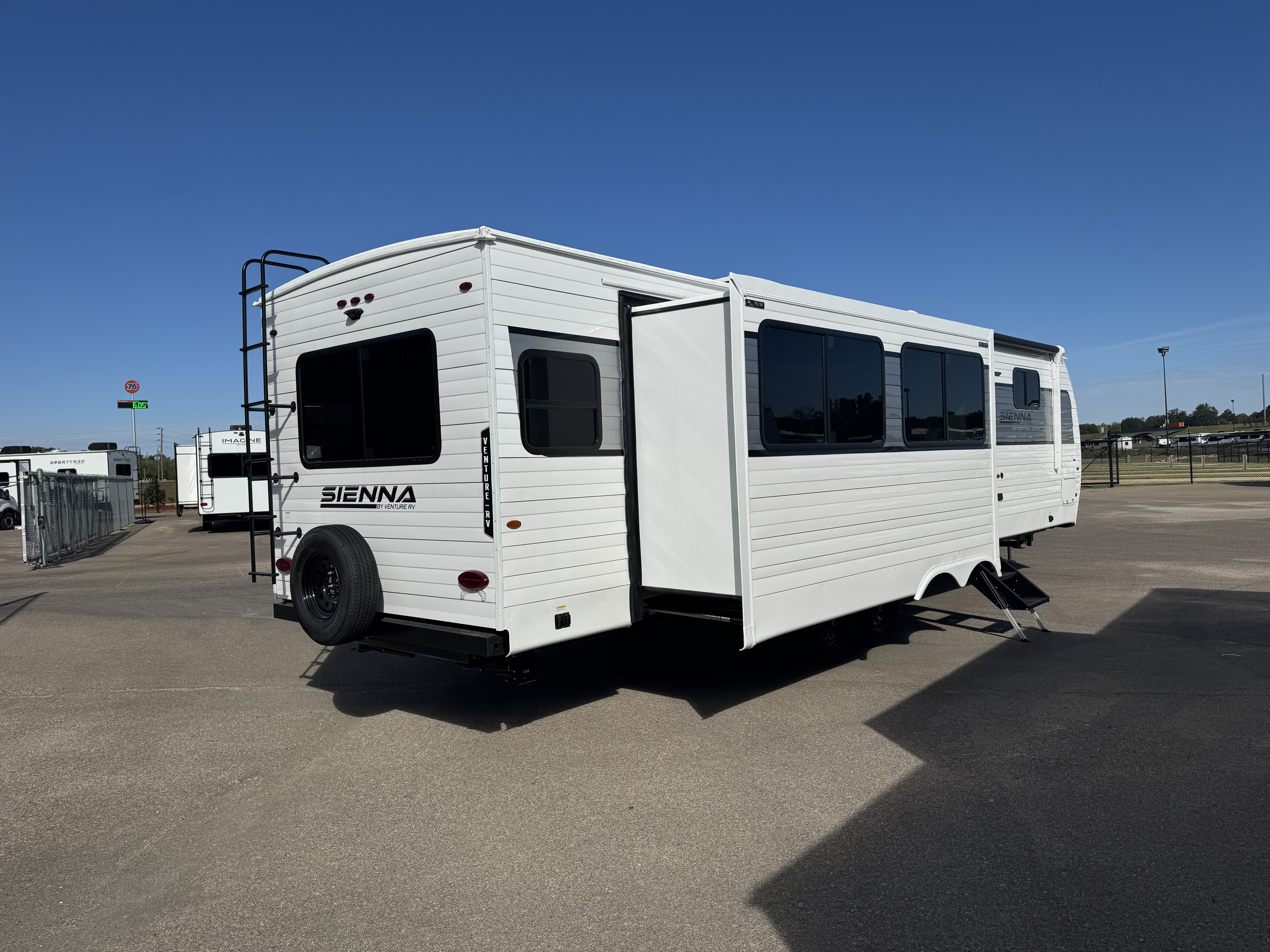 2027 VENTURE RV SIENNA 293VIK - Image 3