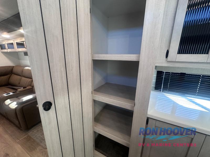 2026 PALOMINO PUMA 423LFT - Image 30