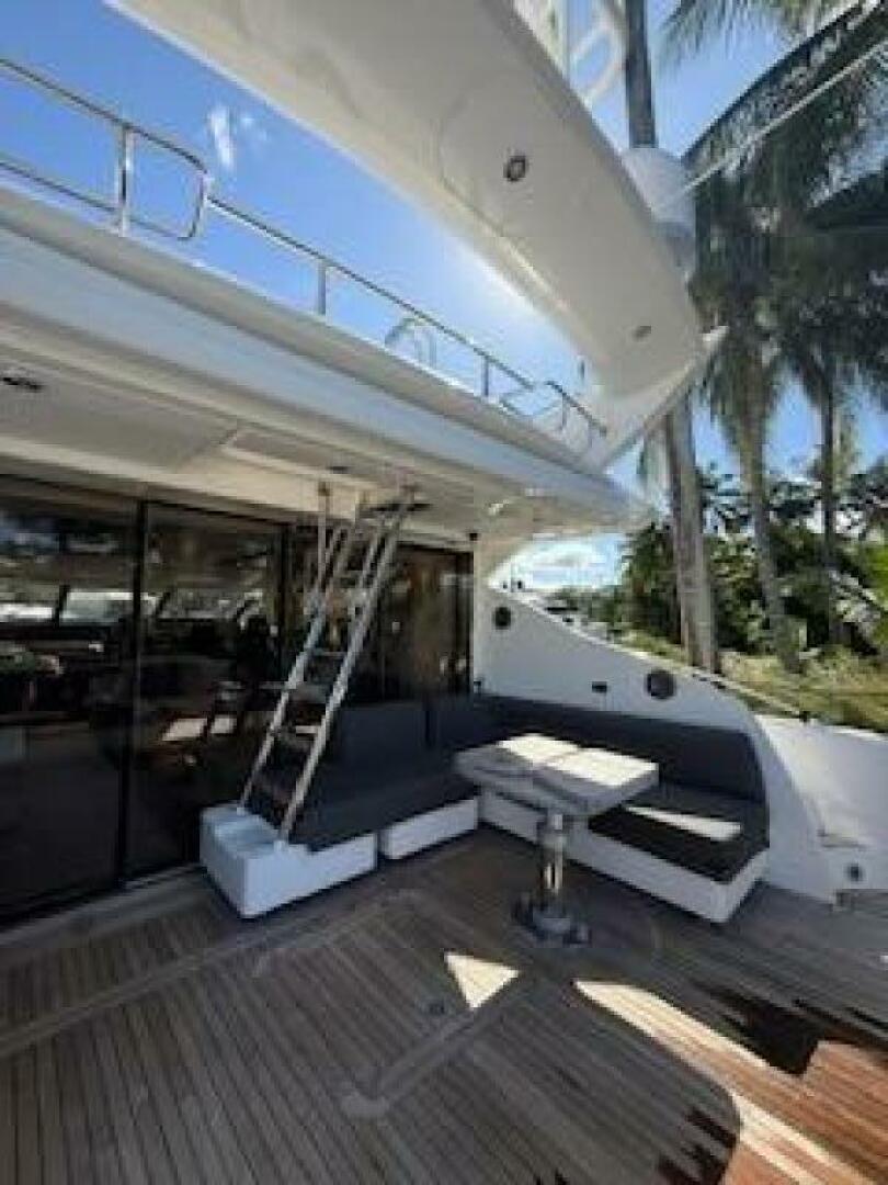 2012 Sunseeker Predator Sport Yacht 74 - Image 8