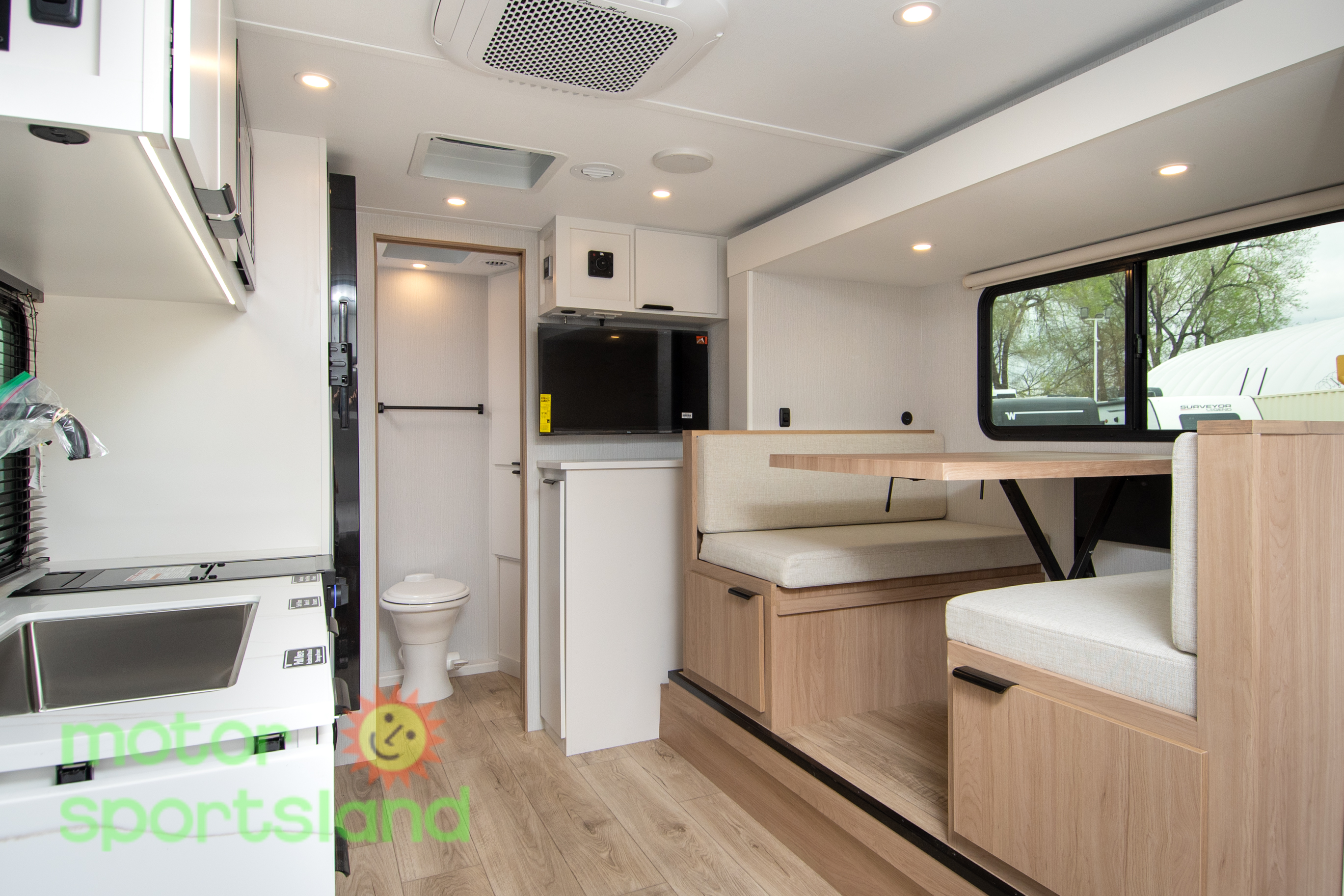 2026 Winnebago Micro Minnie 2108TB - Image 28