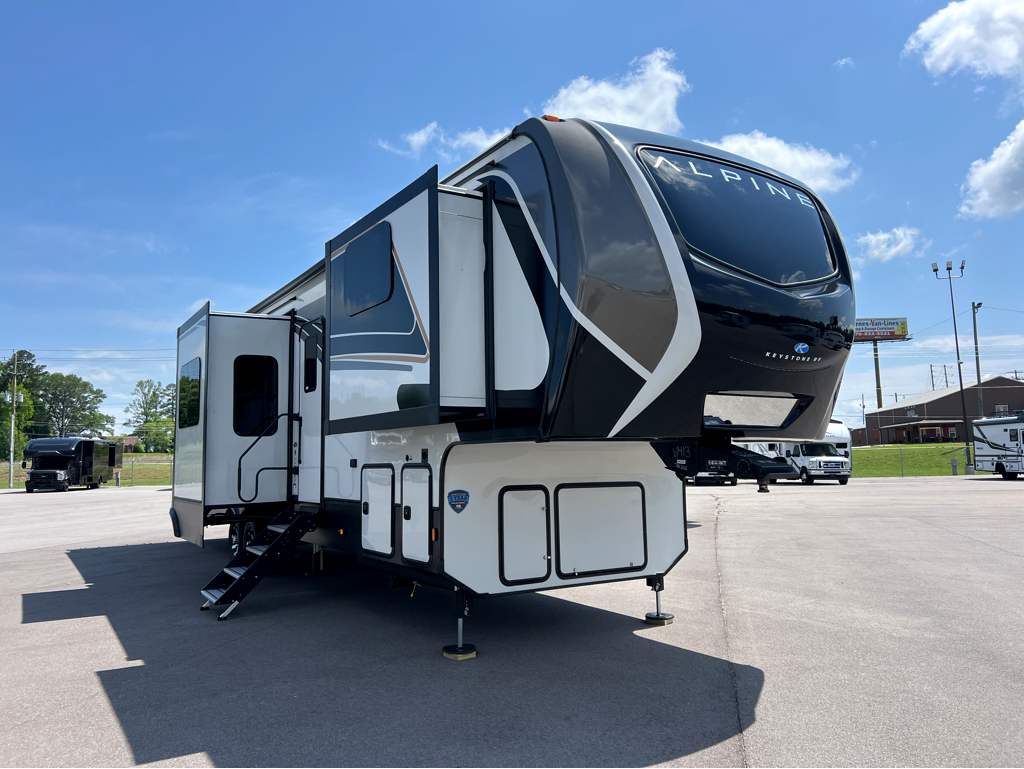 2025 Keystone ALPINE 3820FK - Image 1