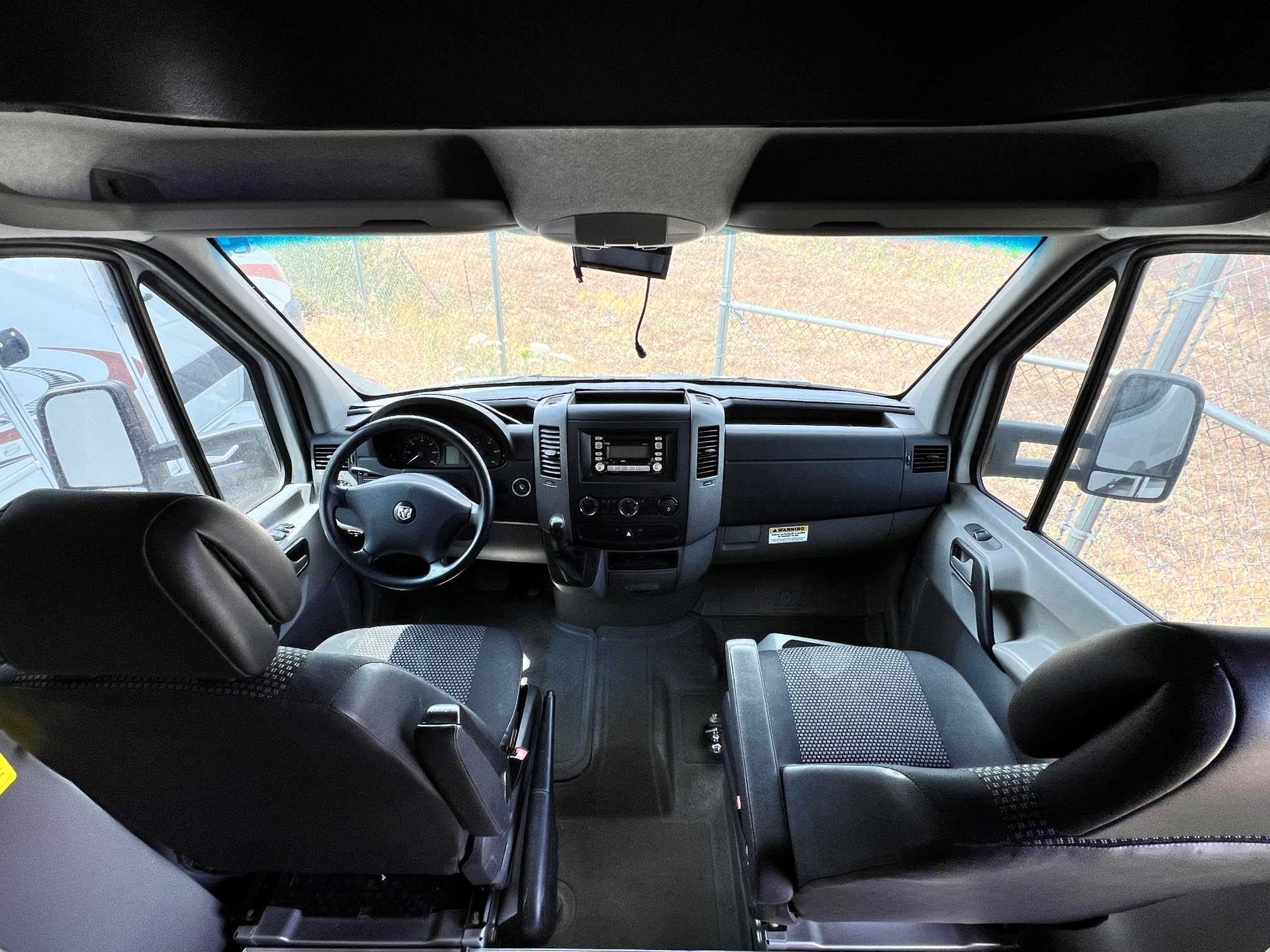 2010 Fleetwood Quest 24SL - Image 5