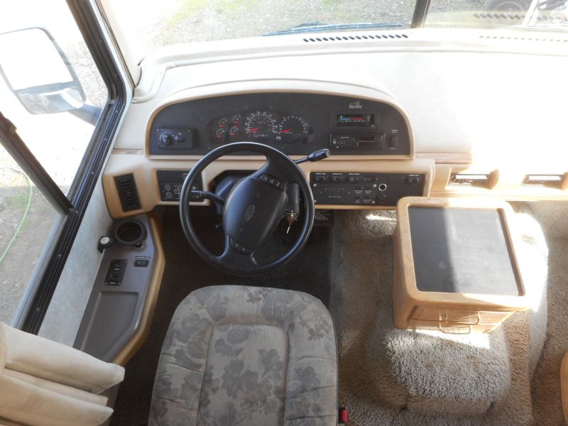 2001 Fleetwood Bounder 36S - Image 4