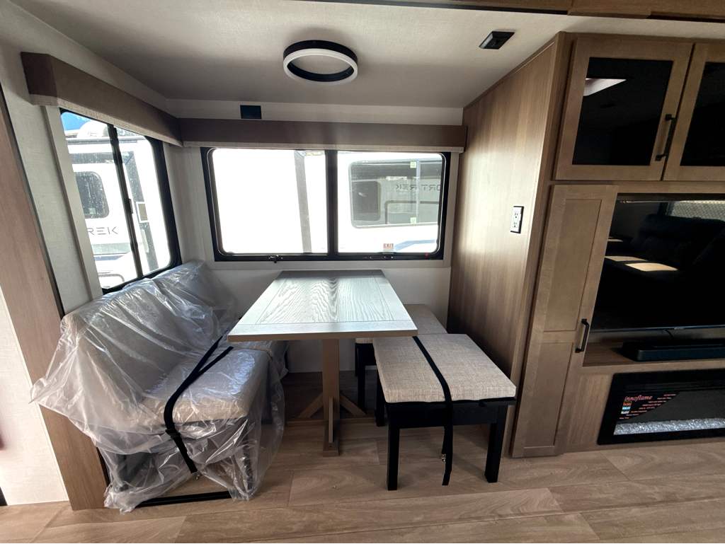 2027 VENTURE RV SPORTTREK 343VIK - Image 13