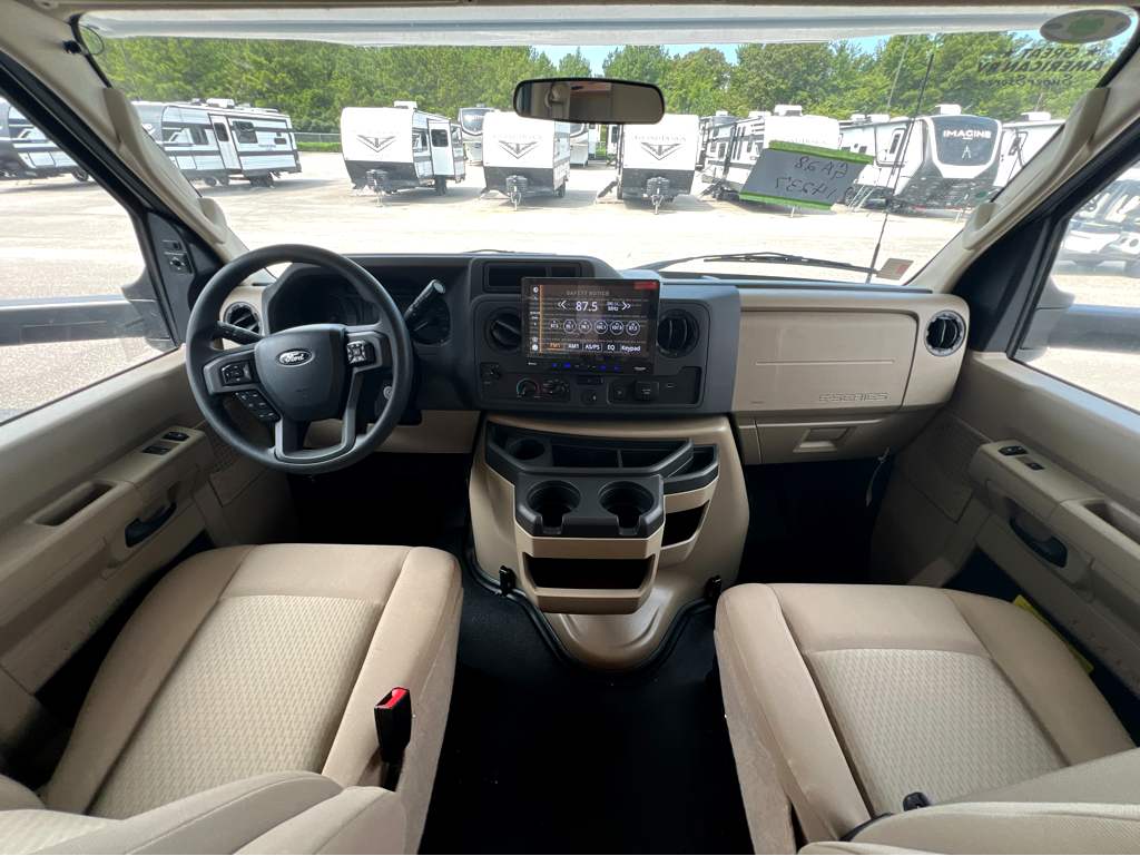 2027 THOR MOTOR COACH MAGNITUDE GA28 - Image 25