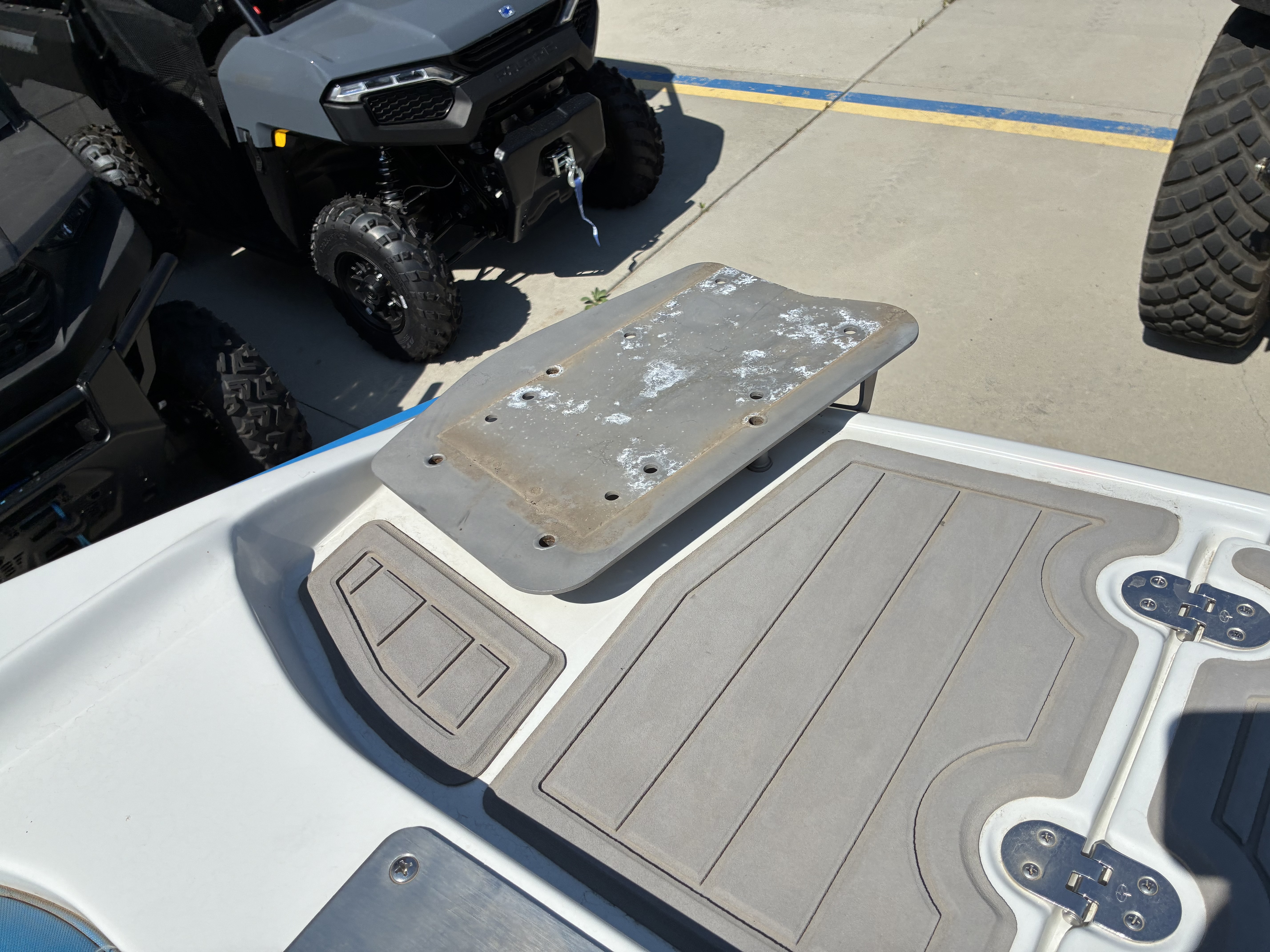 2021 Crownline E 205 XS - Image 24