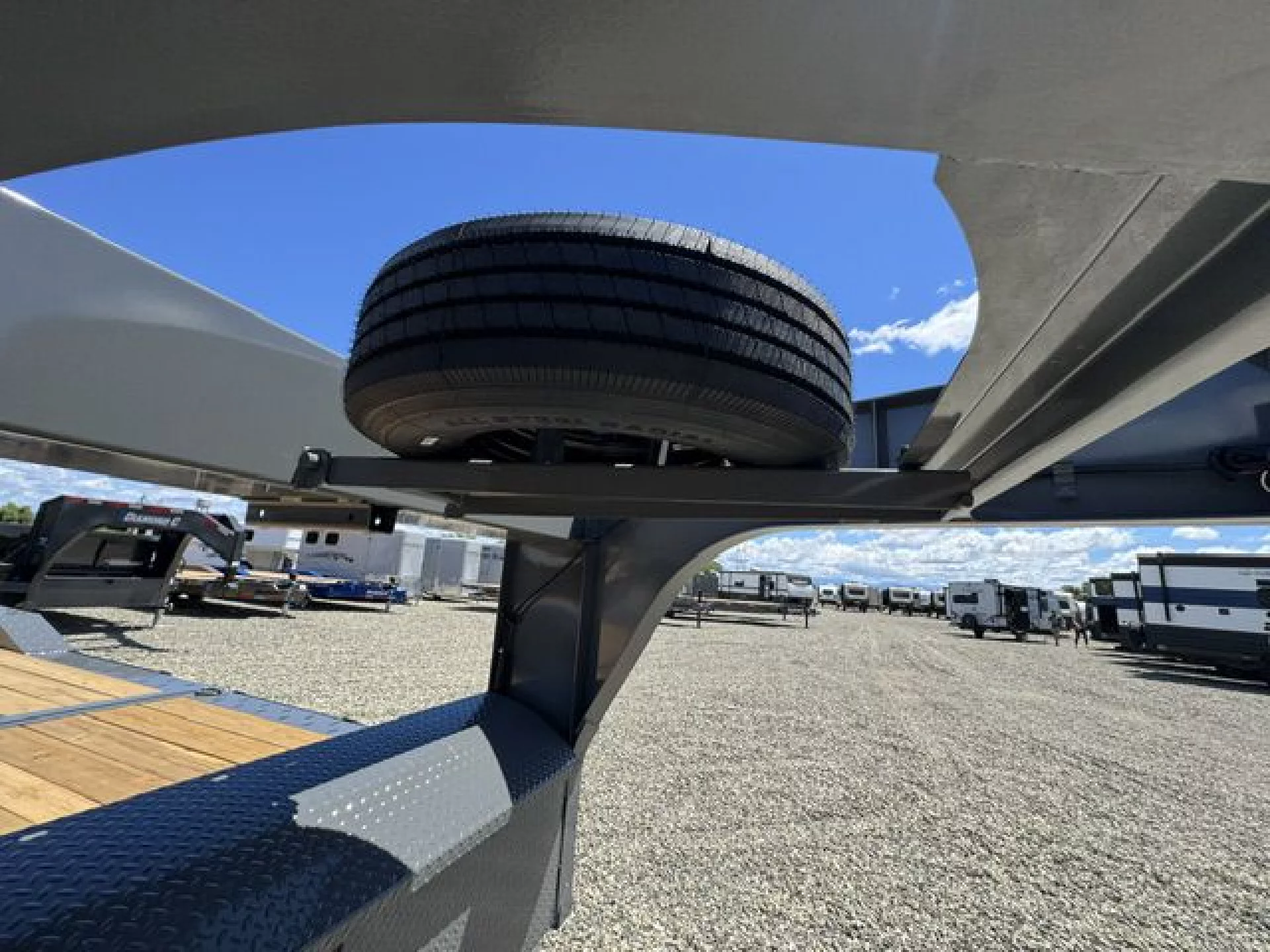 2026 DIAMOND C TRAILERS DIAMOND C HXD207 GN L24X102 15.5K - Image 3