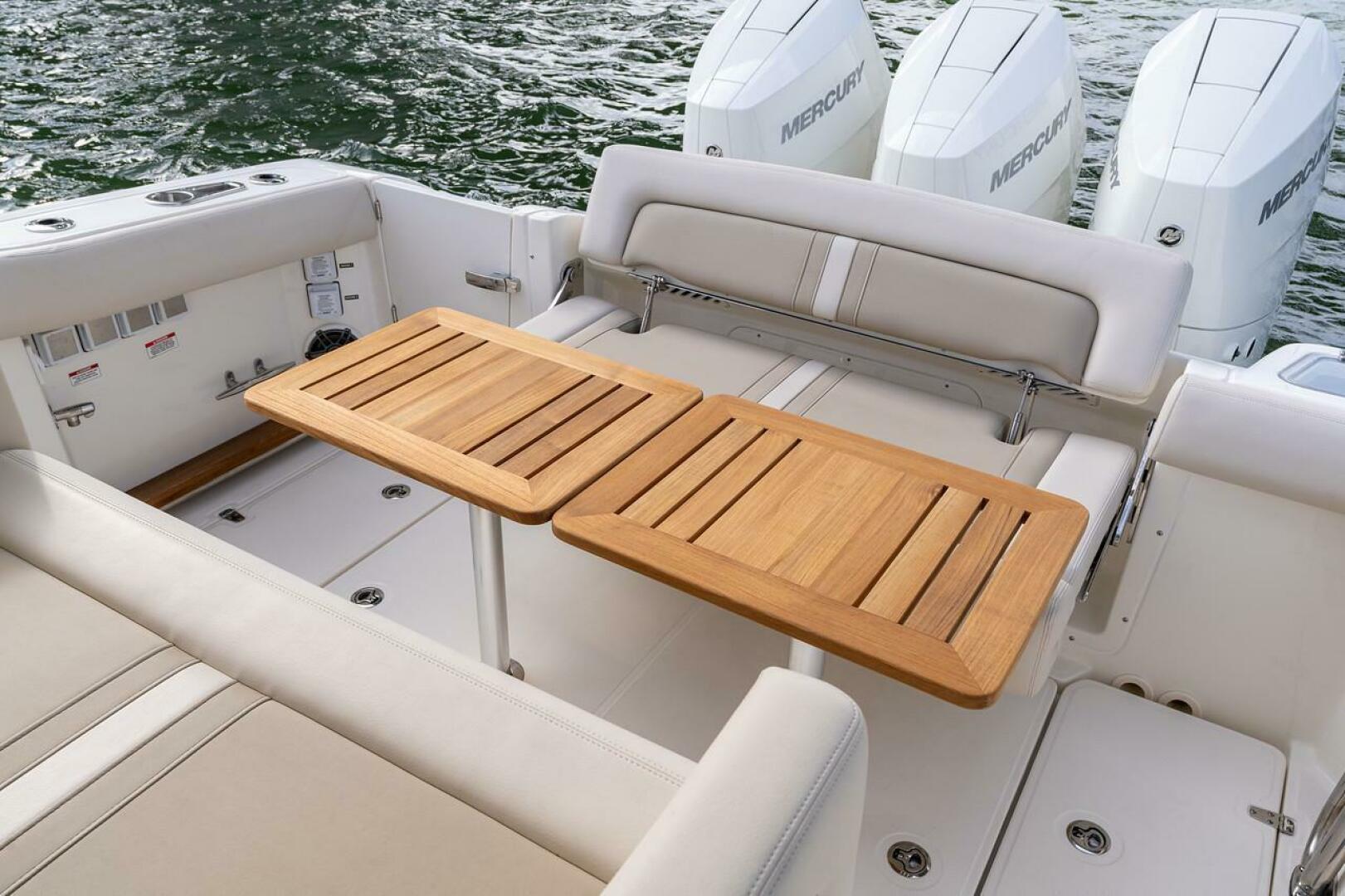 2024 Boston Whaler 350 Realm - Image 32