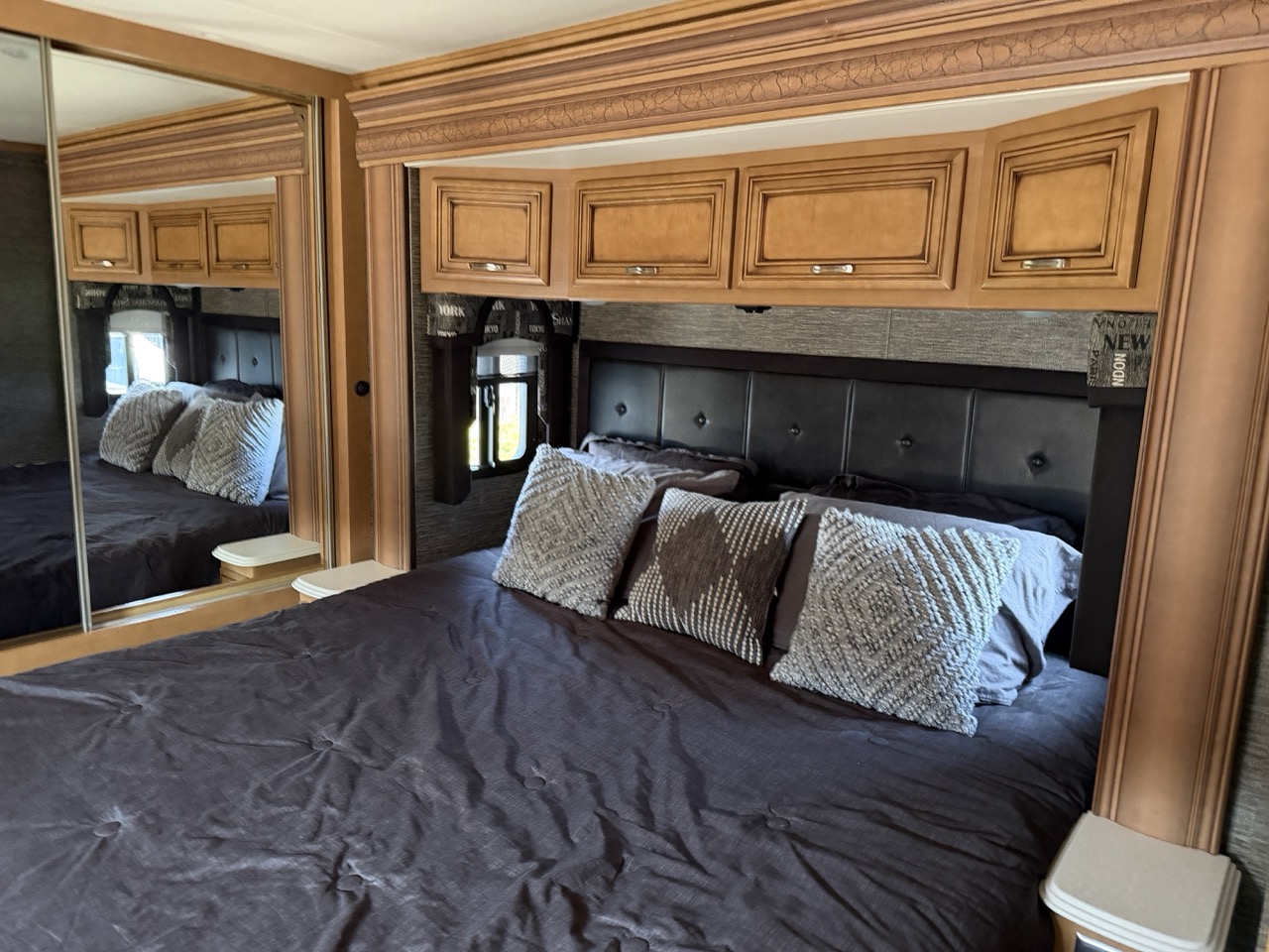 2016 Newmar Ventana LE 4044 - Image 17