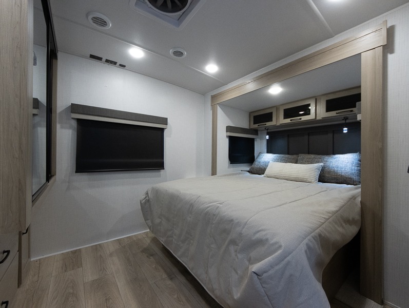 2025 Forest River Rockwood Mini Lite 2516S - Image 14