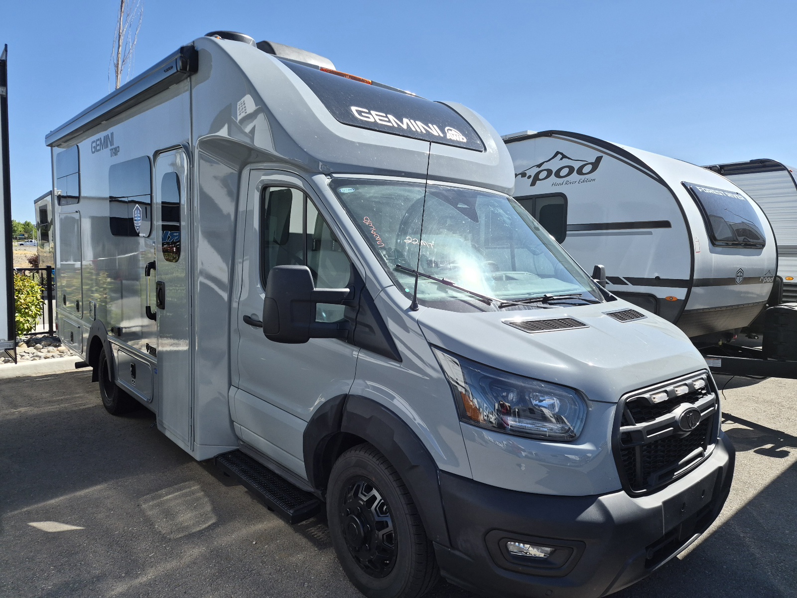 2027 Thor Motor Coach Gemini Trip 22MT - Image 1