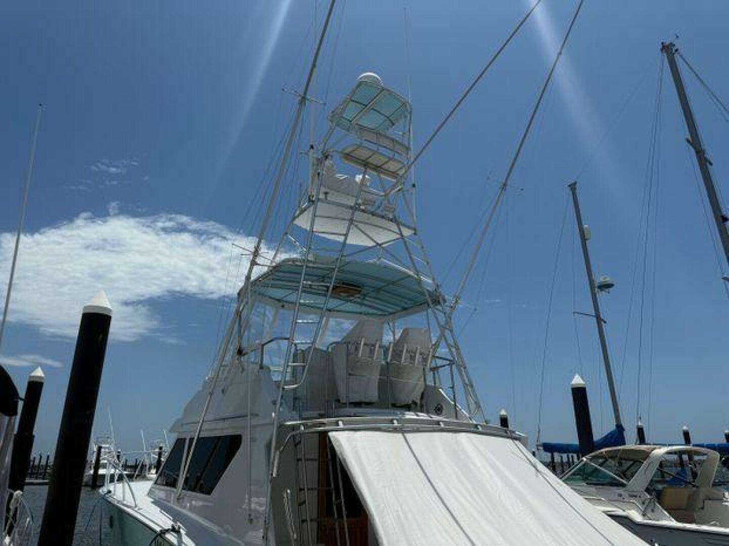 1990 Hatteras 45 Convertible - Image 4