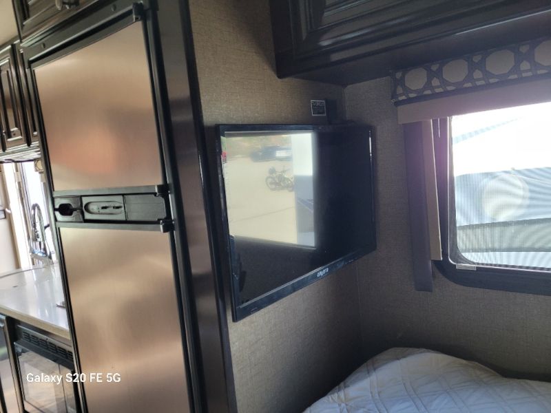 2018 Thor Motor Coach Citation Sprinter 24SJ - Image 12
