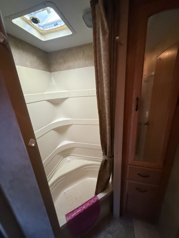 2006 Hornet 29rls - Image 12