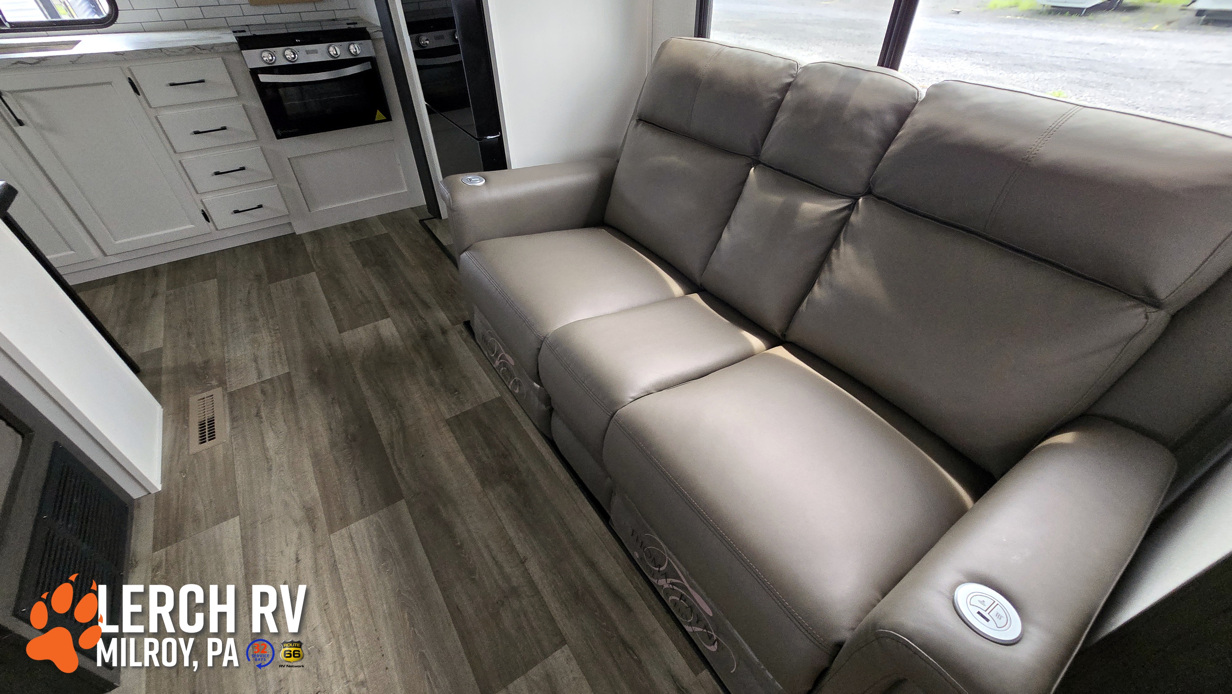 2025 VENTURE STRATUS 241VRK - Image 12