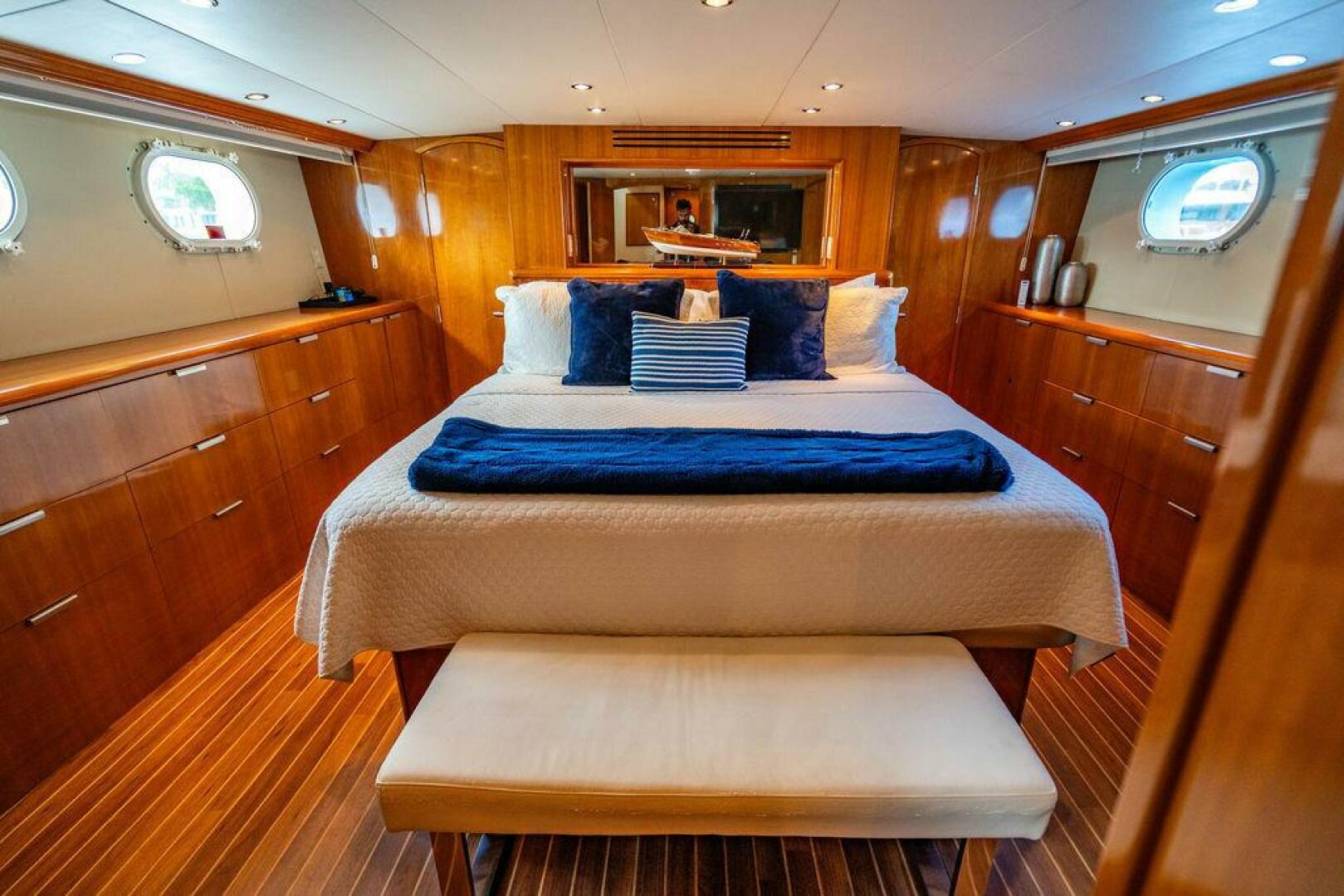 2003 Hatteras Cockpit MY - Image 11