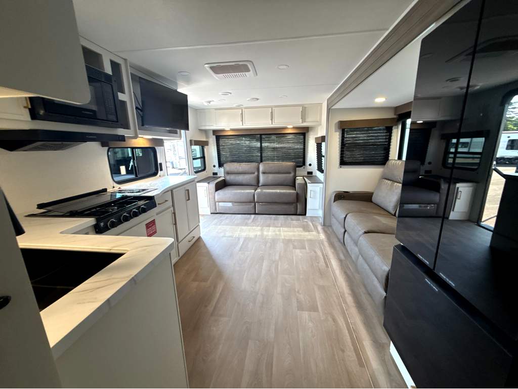 2026 GRAND DESIGN TRANSCEND 245RLT - Image 24