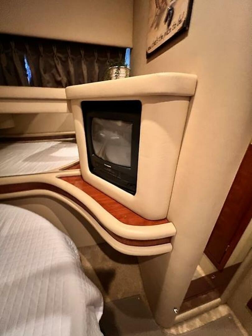 2003 Sea Ray 480 Sedan Bridge - Image 49