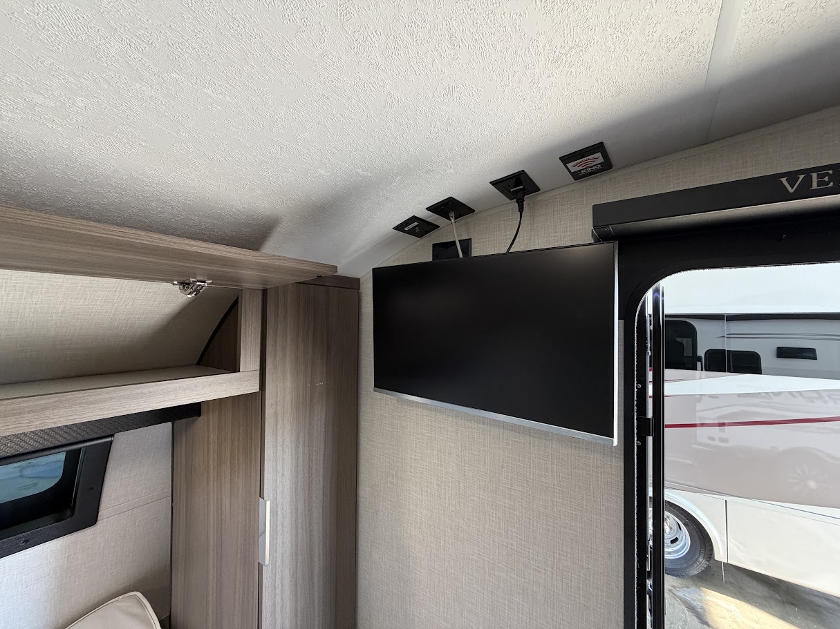 2025 VENTURE RV SONIC 169VUD - Image 12