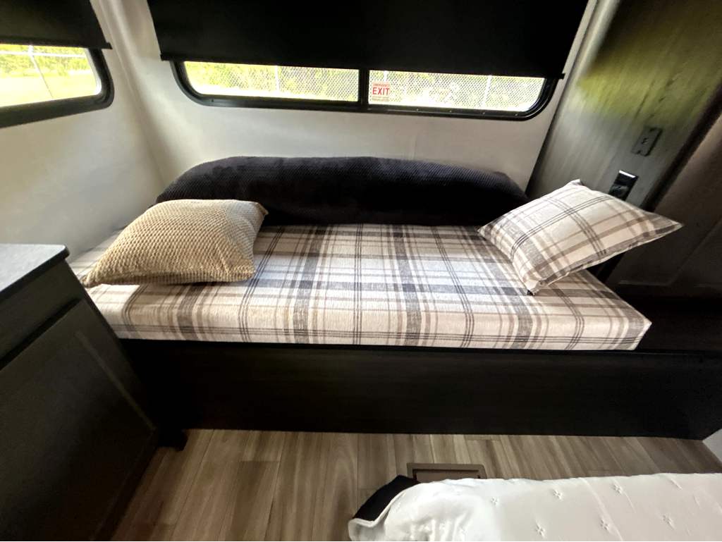 2027 VENTURE RV STRATUS 282VFD - Image 23