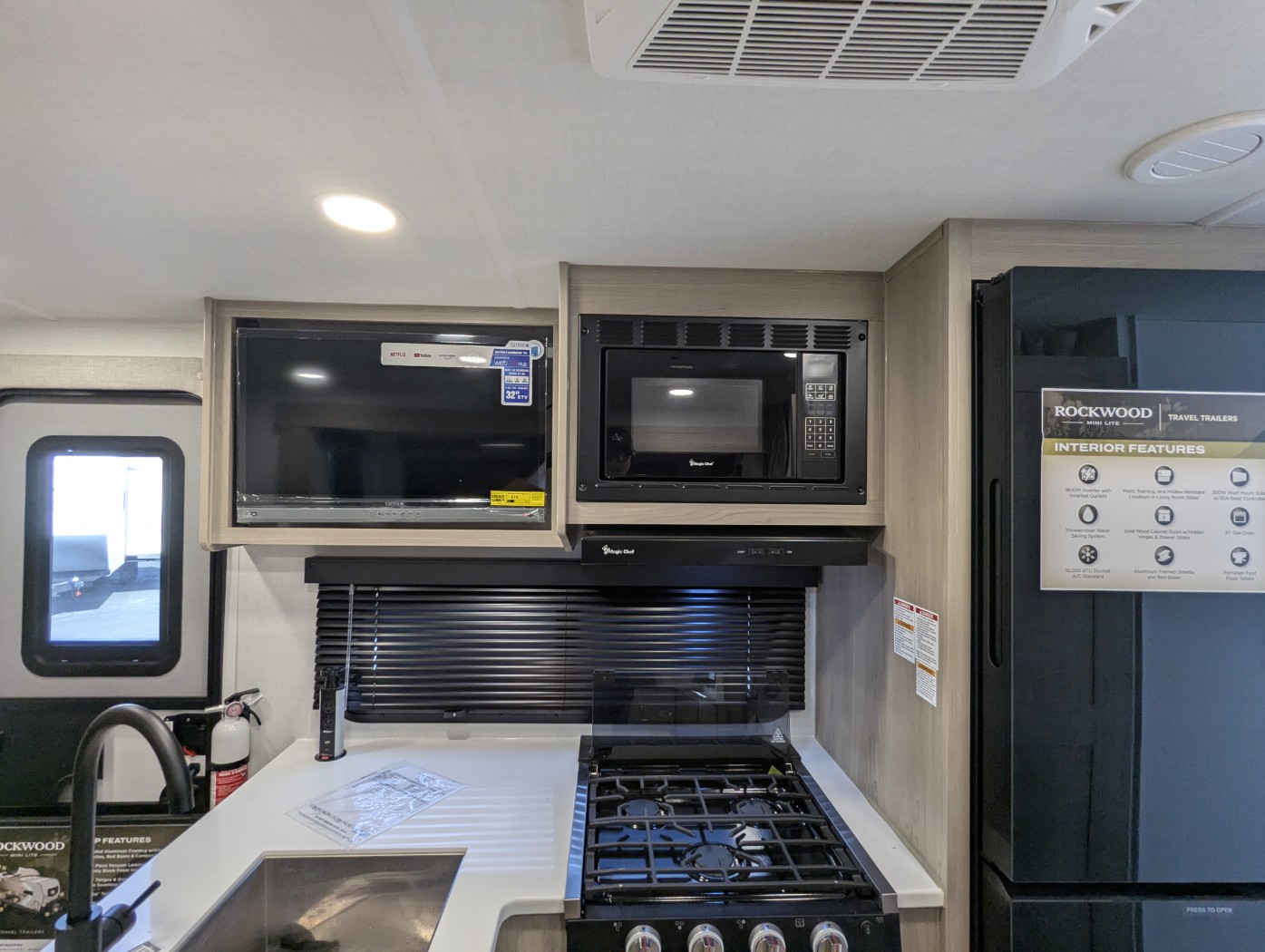 2026 Forest River Rockwood Mini Lite 2520BH - Image 15