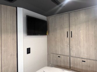 2027 Grand Design Lineage Series M 25FW - Image 27