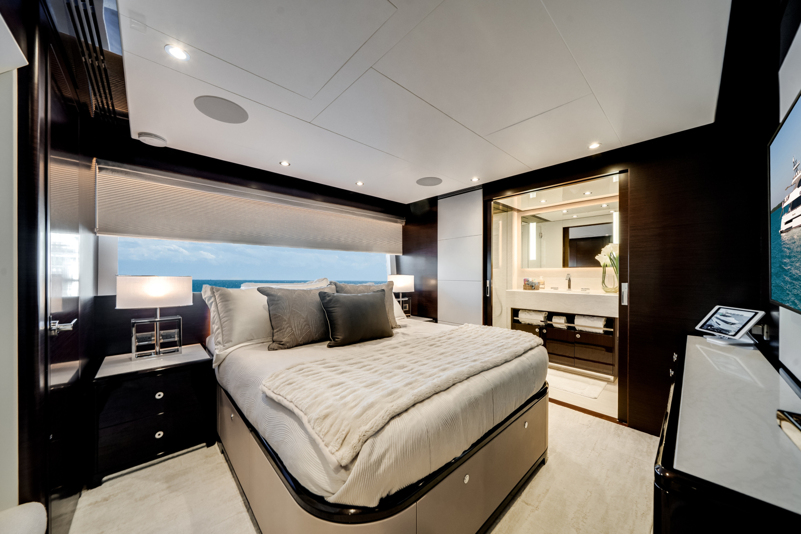 2022 Ocean Alexander 37L - Image 55