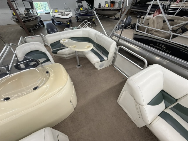 2003 LOWE SUNCRUISER TRINDAD 222 - Image 12