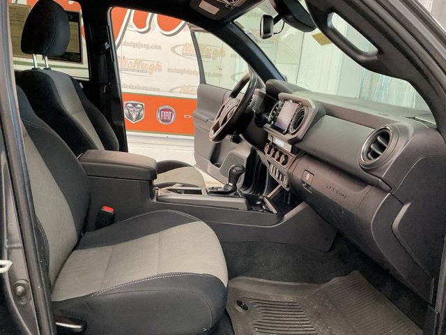 2022 Toyota Tacoma TRD Off-Road Crew Cab 4WD V6 - Image 26