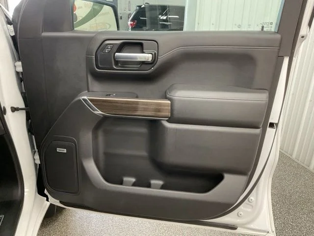 2021 Chevrolet Silverado 1500 Crew Cab RST 4WD - Image 23