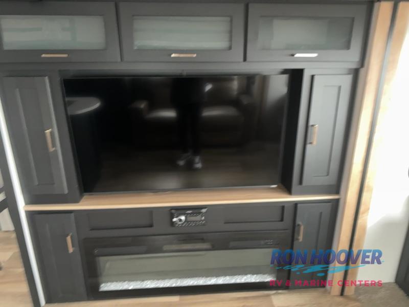 2023 KEYSTONE 330RL - Image 14
