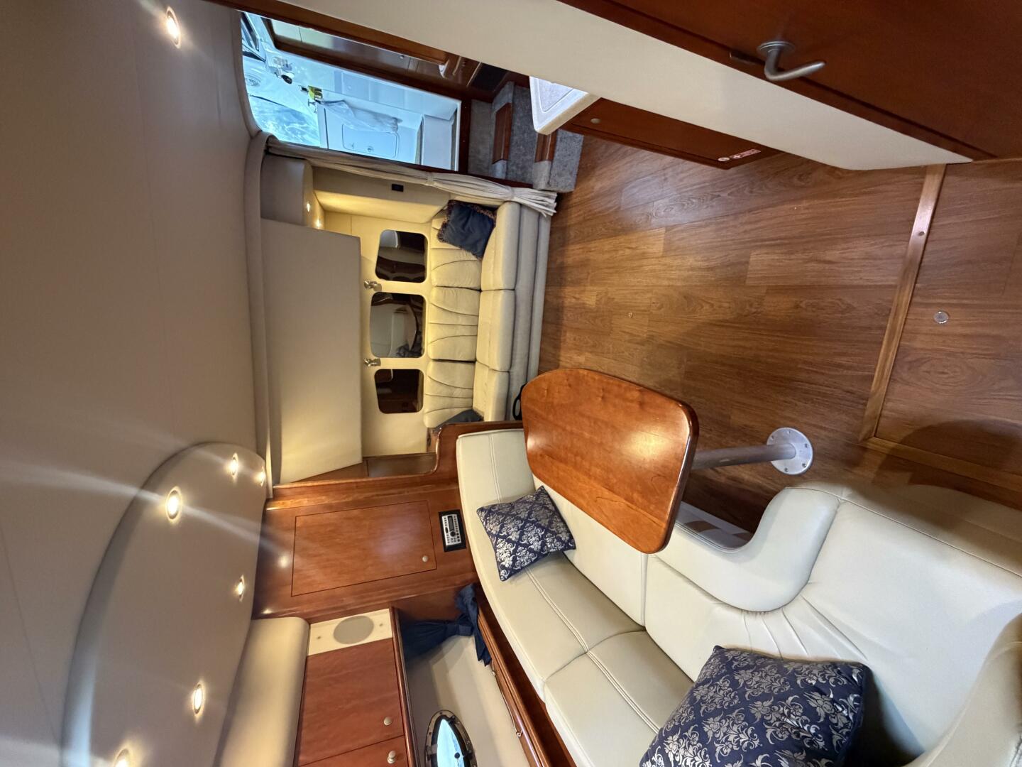 2007 Cruisers Yachts 370 Express - Image 6