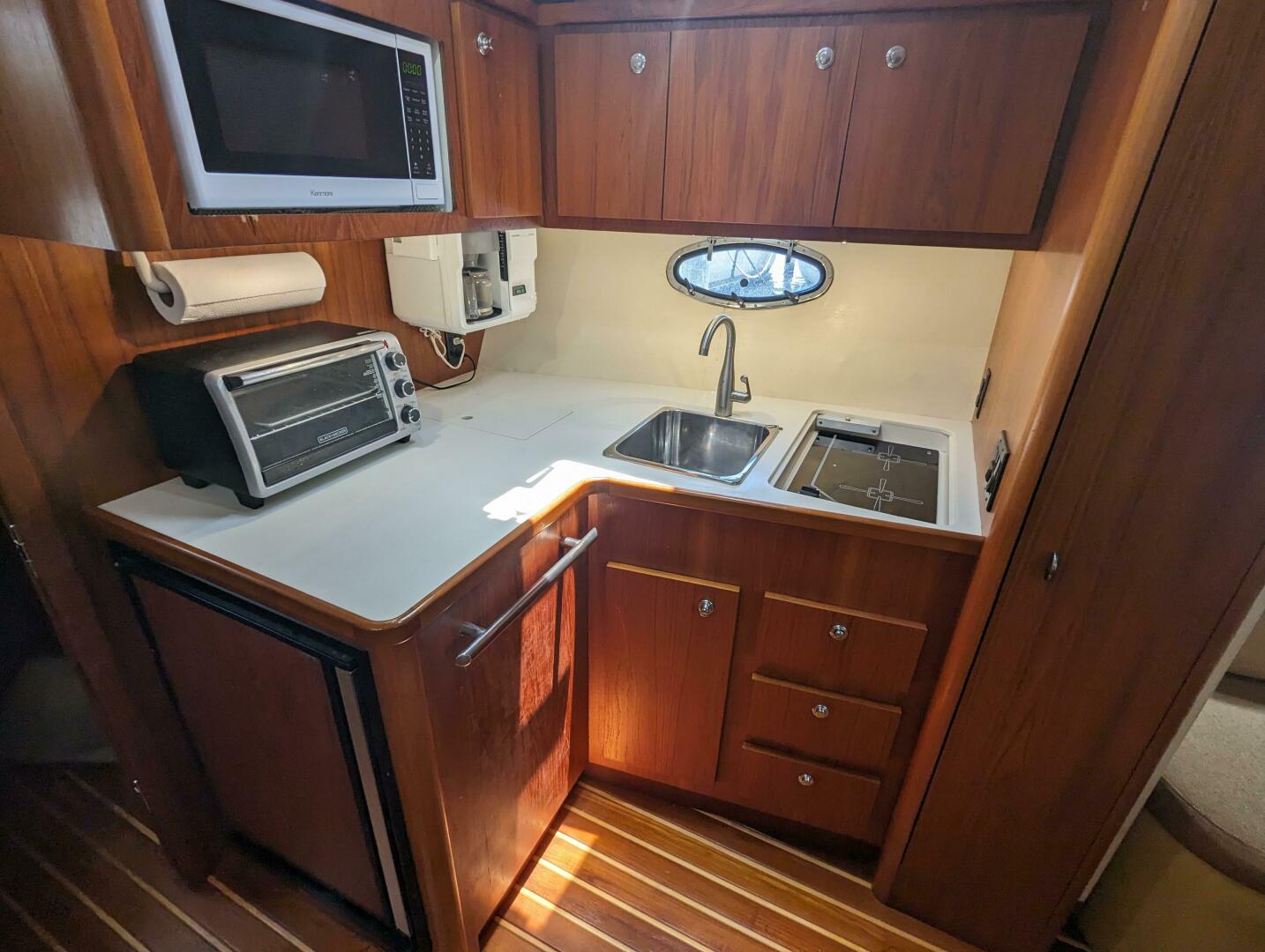 2000 Tiara Yachts 3500 Express - Image 3