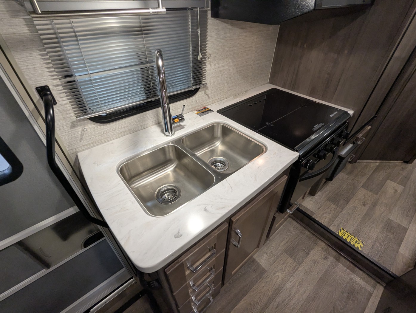 2022 Winnebago Minnie Winnie 22M - Image 15