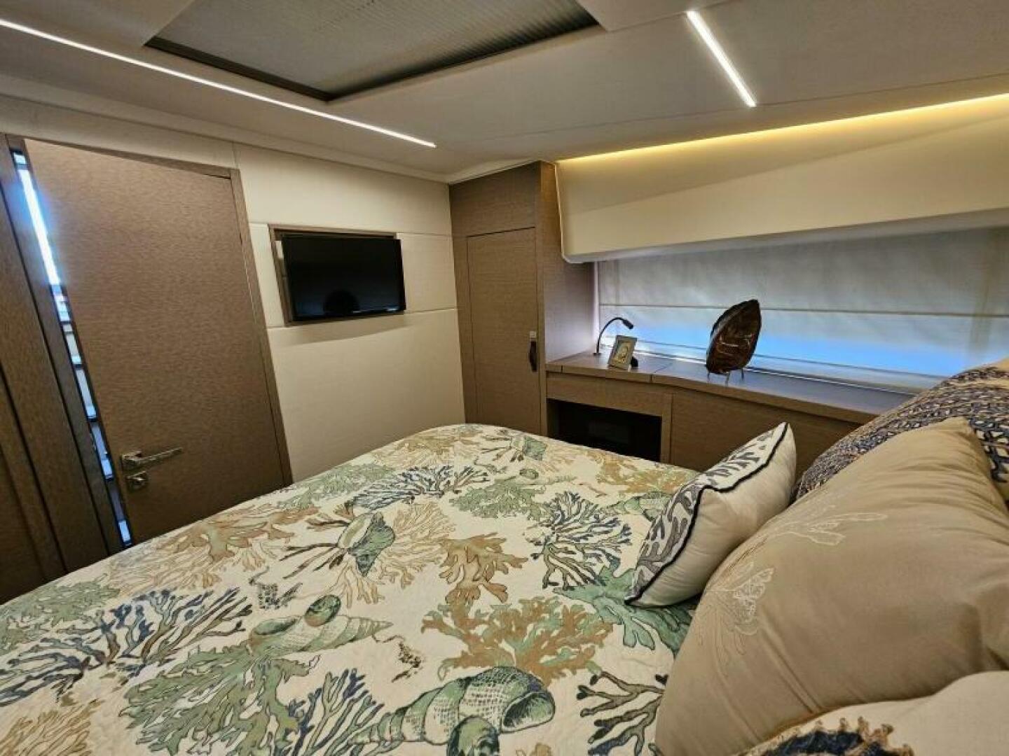 2018 Prestige 460 Fly - Image 17