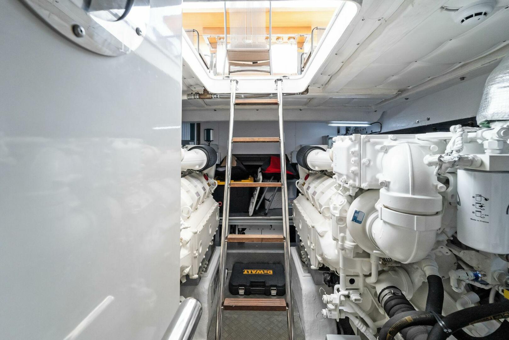2023 Ferretti Yachts 670 - Image 32
